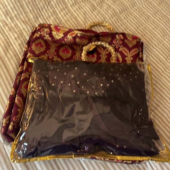 New in box wine color all over sequence sari - Picture 1 of 12